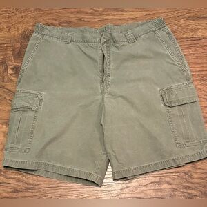 L.L. Bean Cargo Shorts Mens 42 Green Comfort Waist Flat Front Cotton Casual